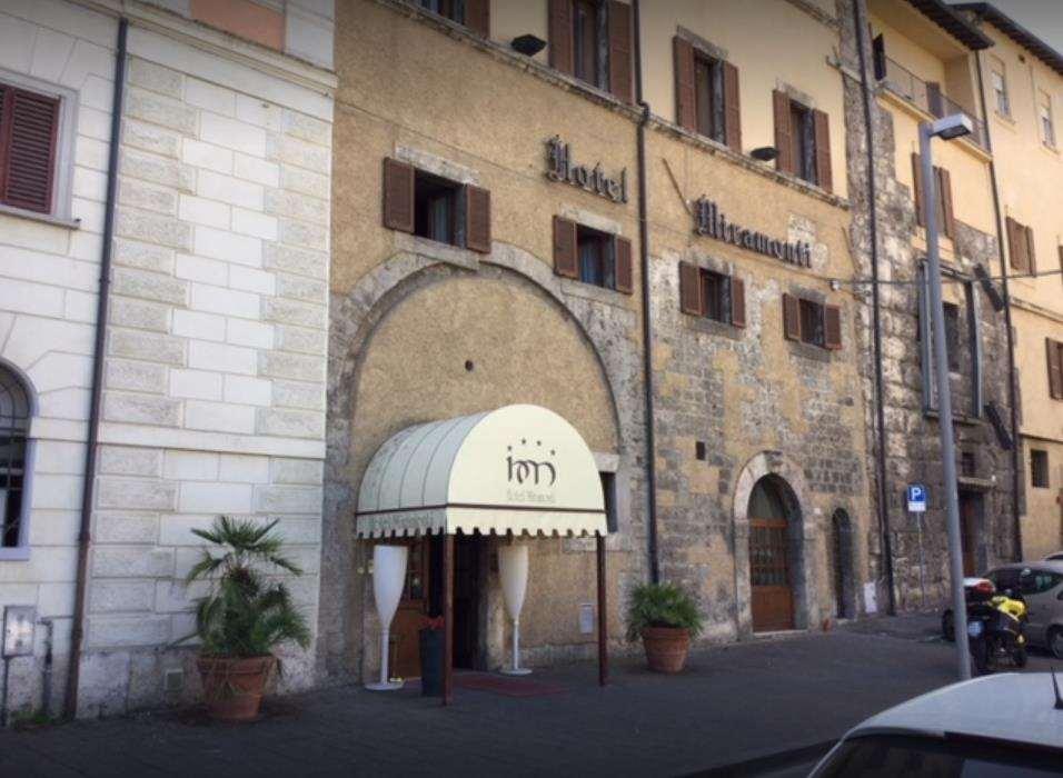 Hotel&Ristorante Miramonti Palazzo Storico Rieti Buitenkant foto