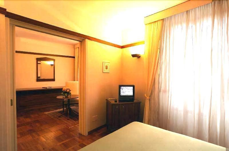 Hotel&Ristorante Miramonti Palazzo Storico Rieti Buitenkant foto