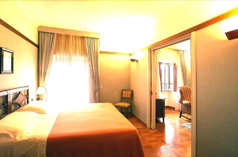 Hotel&Ristorante Miramonti Palazzo Storico Rieti Buitenkant foto