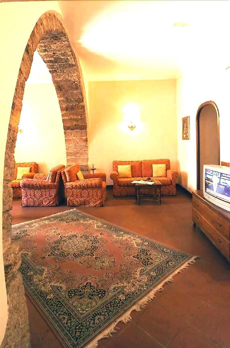 Hotel&Ristorante Miramonti Palazzo Storico Rieti Buitenkant foto