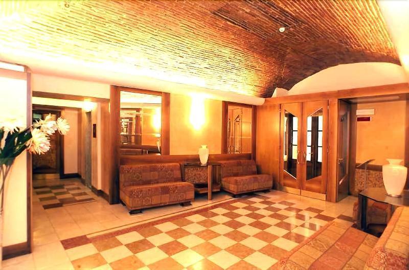 Hotel&Ristorante Miramonti Palazzo Storico Rieti Buitenkant foto