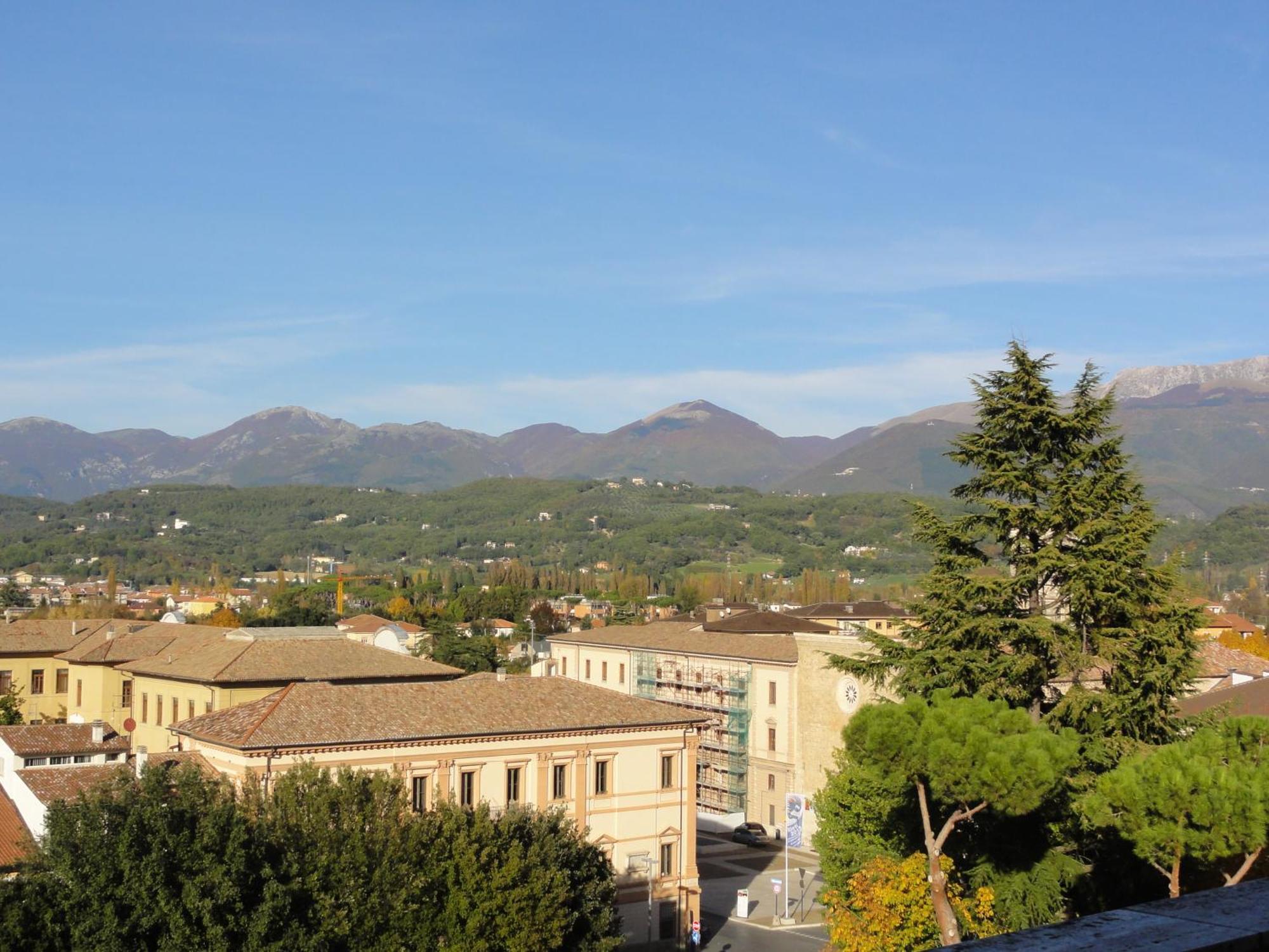 Hotel&Ristorante Miramonti Palazzo Storico Rieti Buitenkant foto