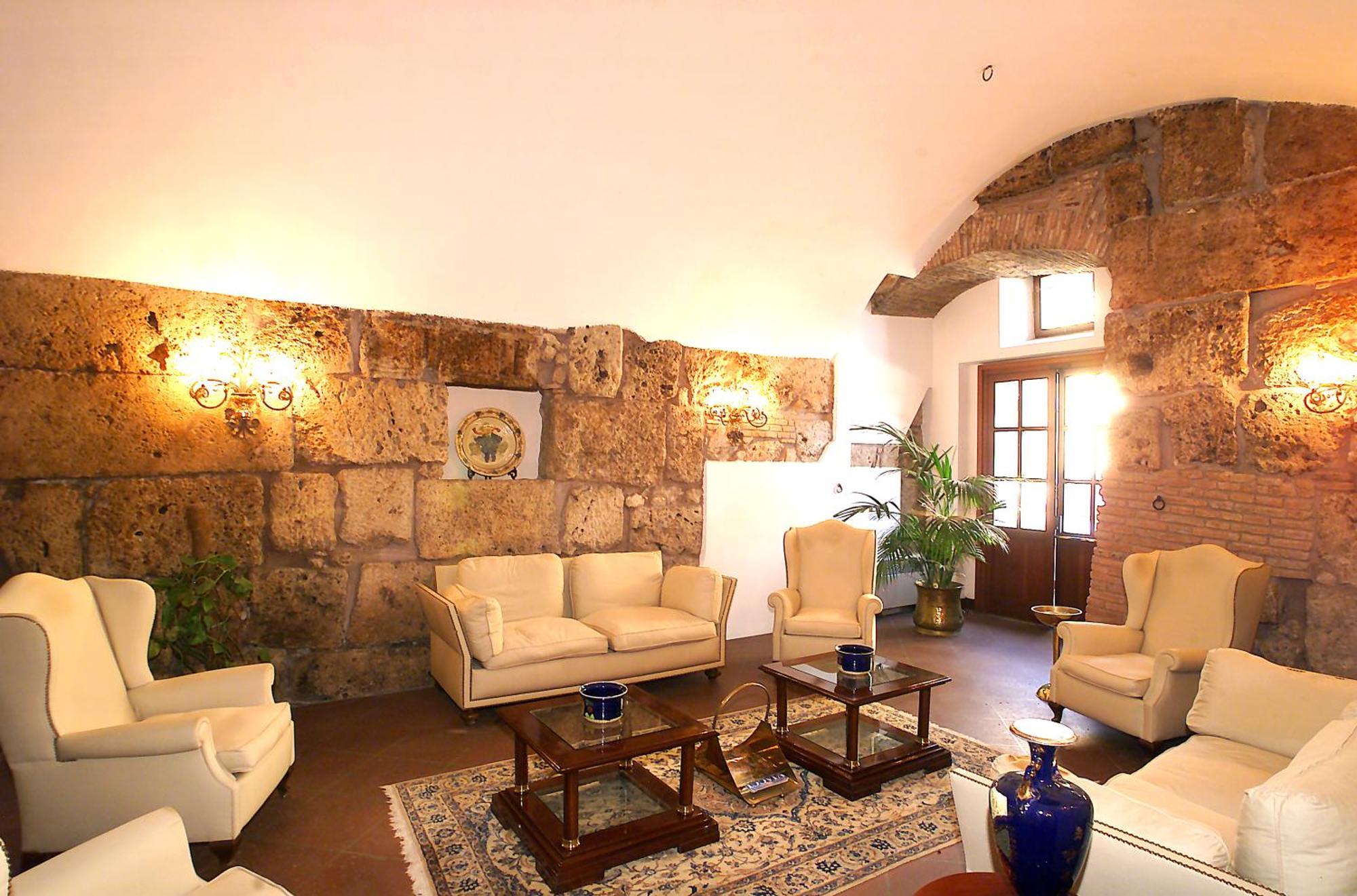 Hotel&Ristorante Miramonti Palazzo Storico Rieti Buitenkant foto