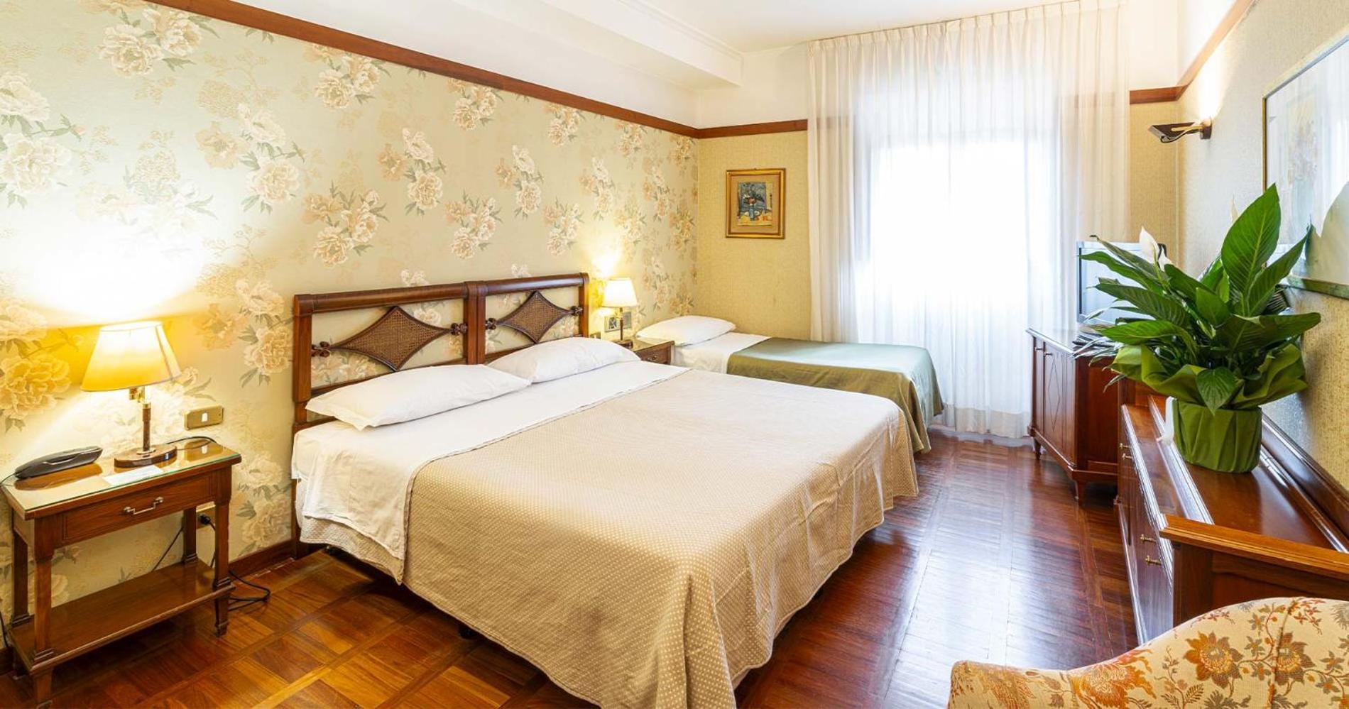 Hotel&Ristorante Miramonti Palazzo Storico Rieti Buitenkant foto