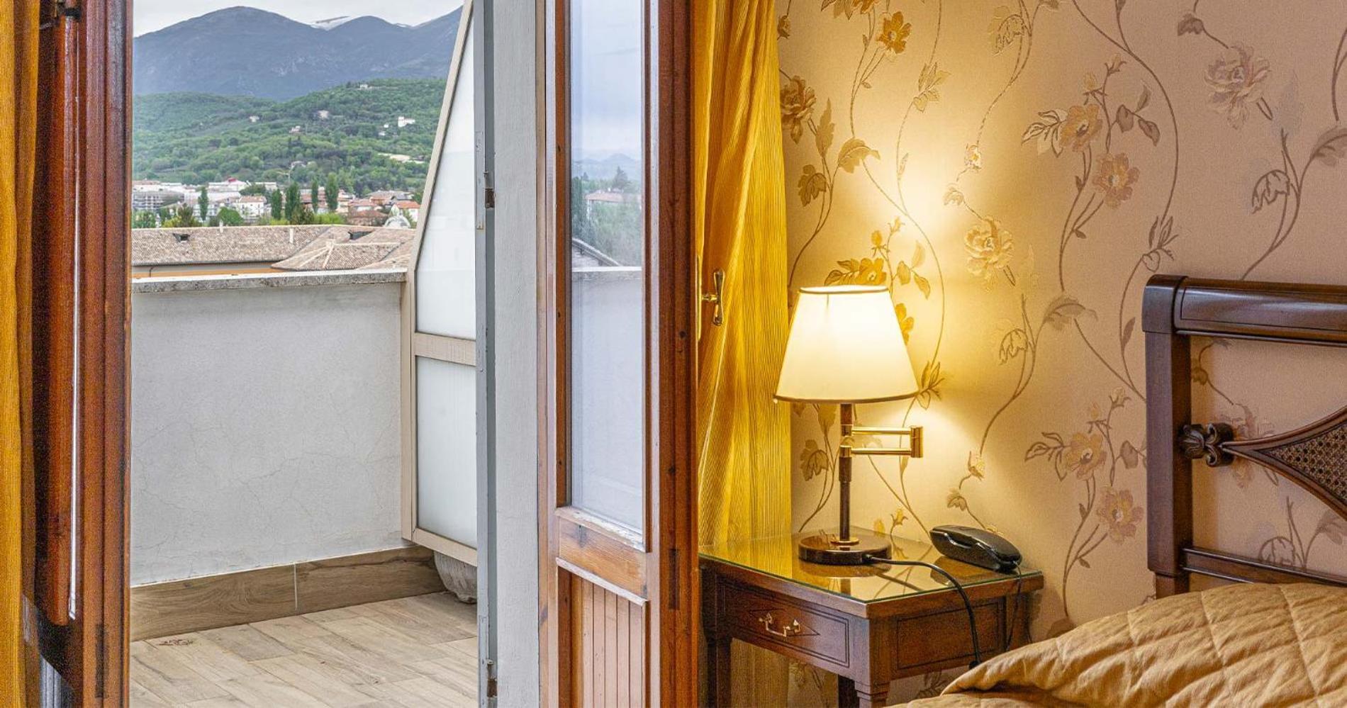 Hotel&Ristorante Miramonti Palazzo Storico Rieti Buitenkant foto